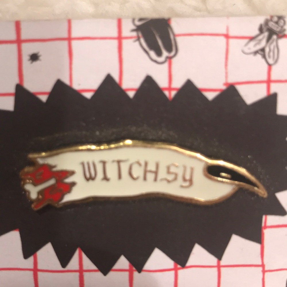 Artisan severe‎ witch finger pin brooch